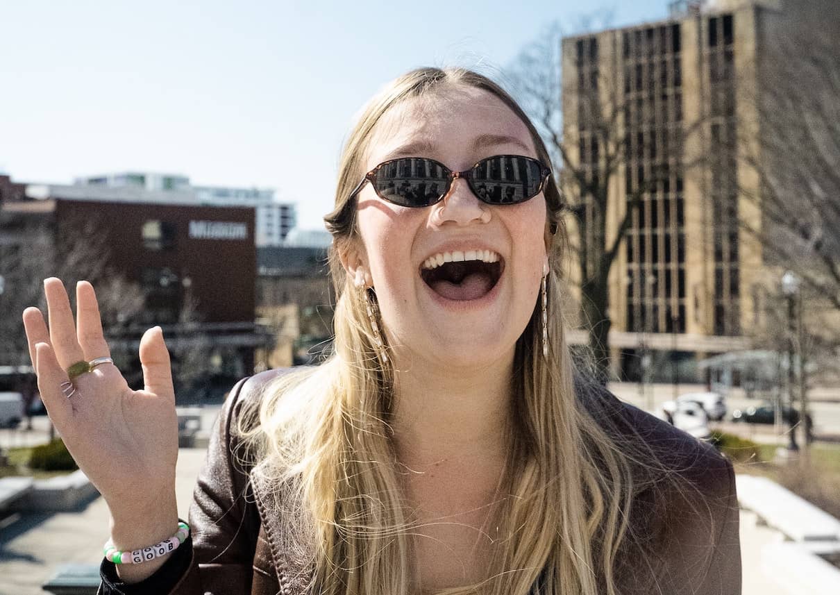 À TOUT à l’heure ou à TOUTE à l’heure ? (orthographe) 🕰️