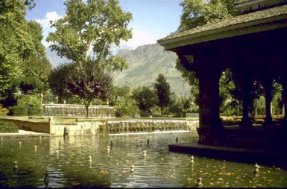 Shalimar jardin cachemire moghol jahangir