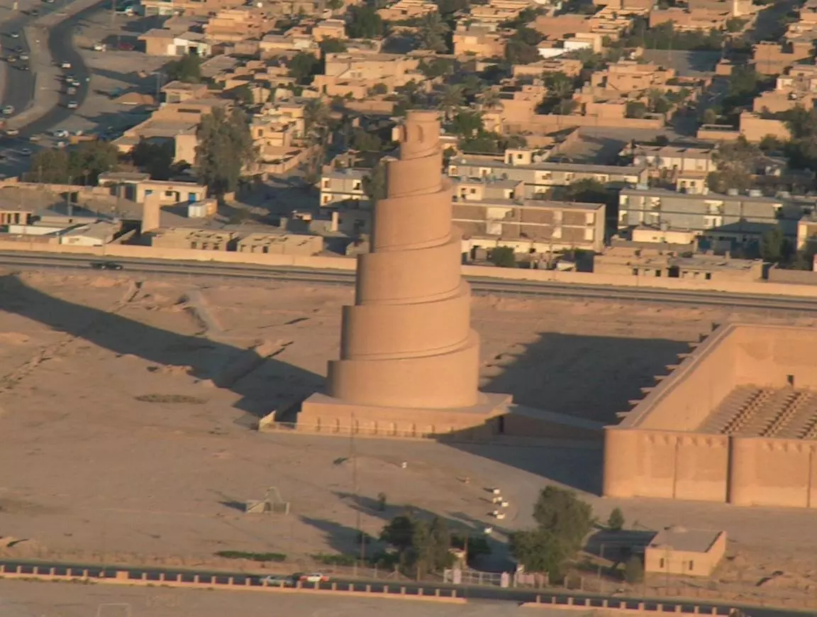 abbasside samarra mosque