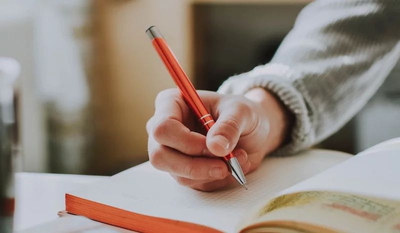 &laquo; En difficult&eacute; &raquo; ou &laquo; en difficult&eacute;s &raquo; ? Orthographe