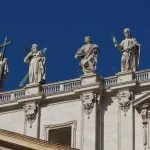 mettre sur un piedestal definition origine signification