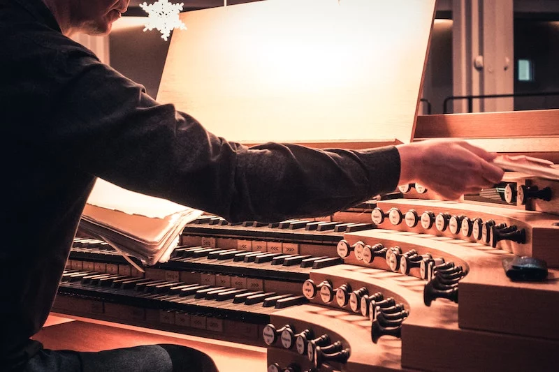 Point d&rsquo;orgue : d&eacute;finition & origine de l&rsquo;expression 📚