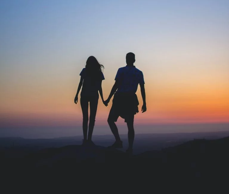 Aimer Point Aimer ce n’est point nous regarder l’un l’autre mais regarder ensemble ...