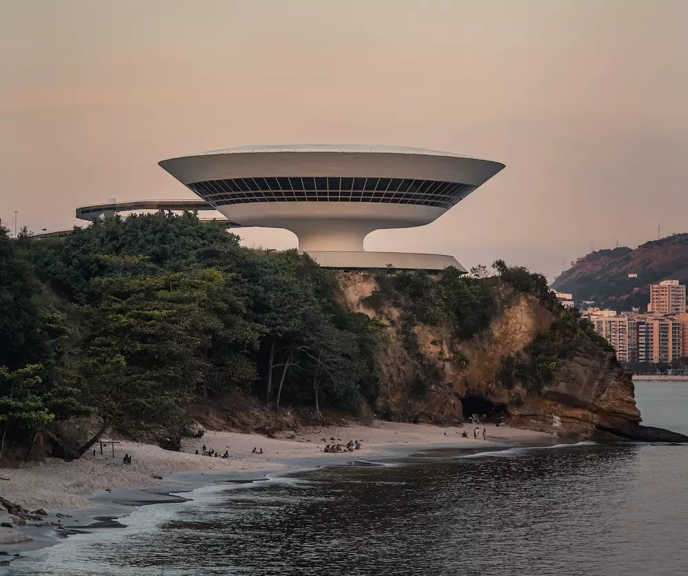 batiments architecture etonnant niteroi niemeyer