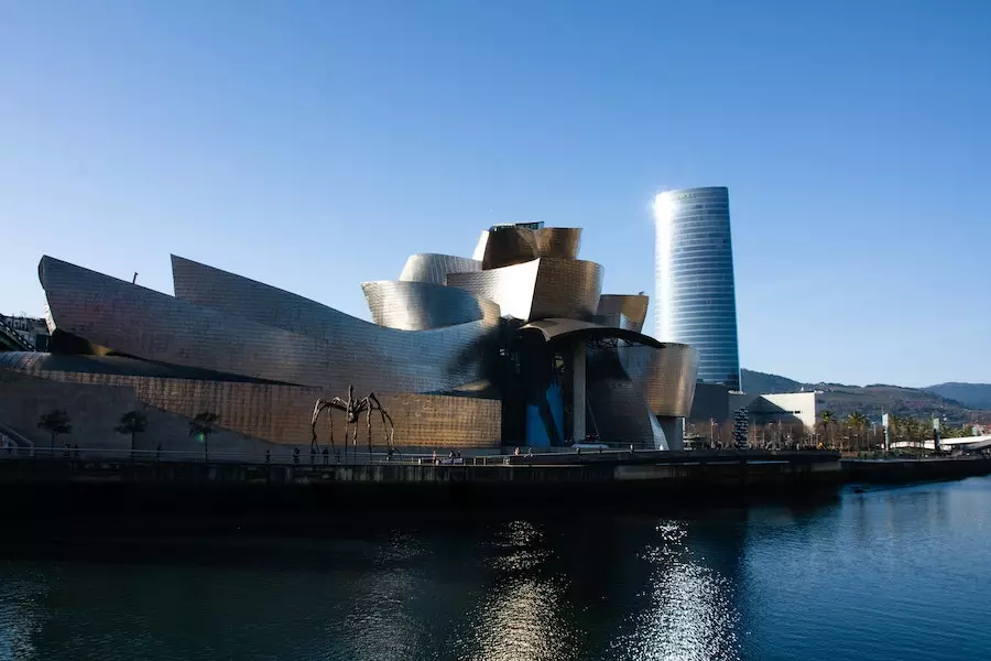 batiments architecture etonnnant guggenheim bilbao