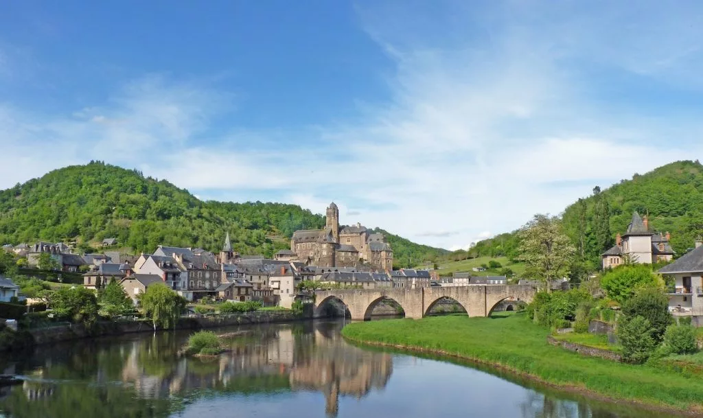 listes beaux villages france estaing