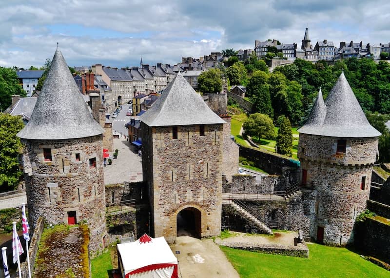 quiz chateaux francais fougeres