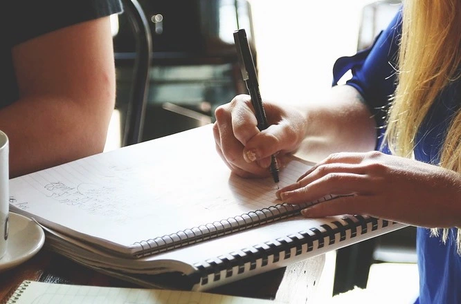 Quiz dict&eacute;e : orthographe de &laquo; demi &raquo;