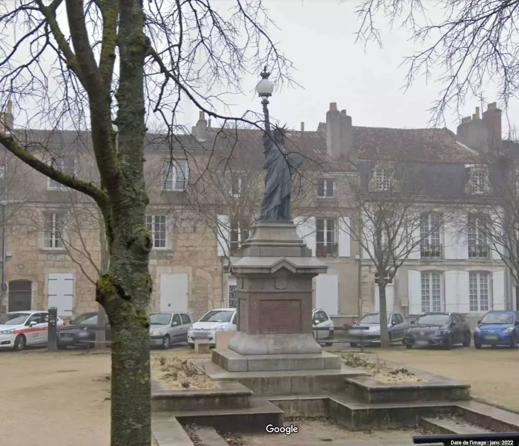 statue liberté poitiers