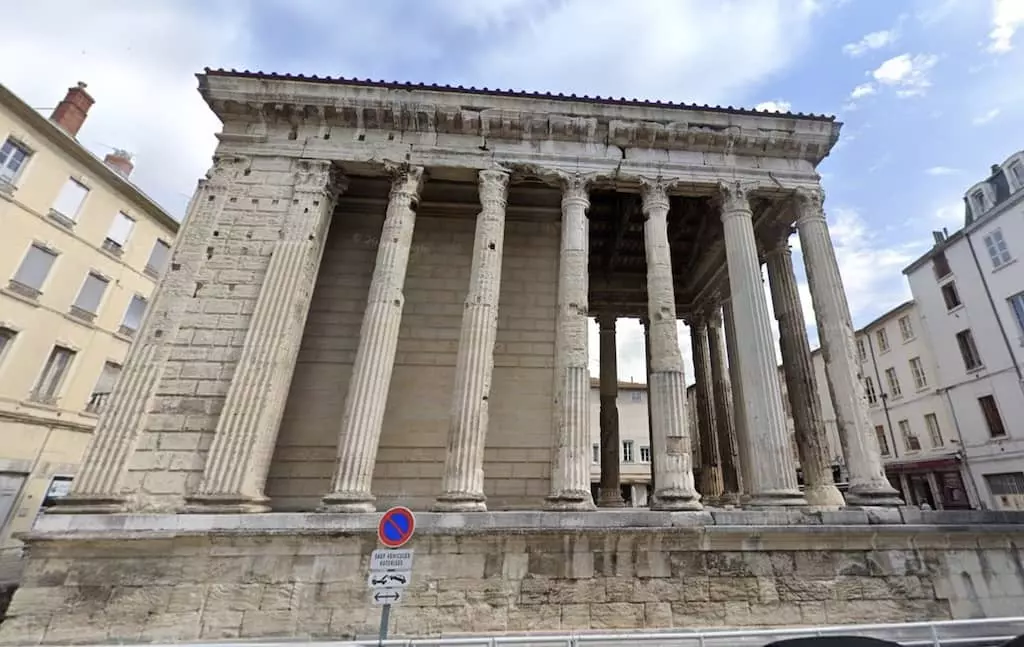 temple d'auguste et de livie vienne