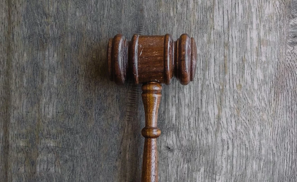 Juridique : d&eacute;finition &middot; exemples &middot; synonymes &middot; &eacute;tymologie