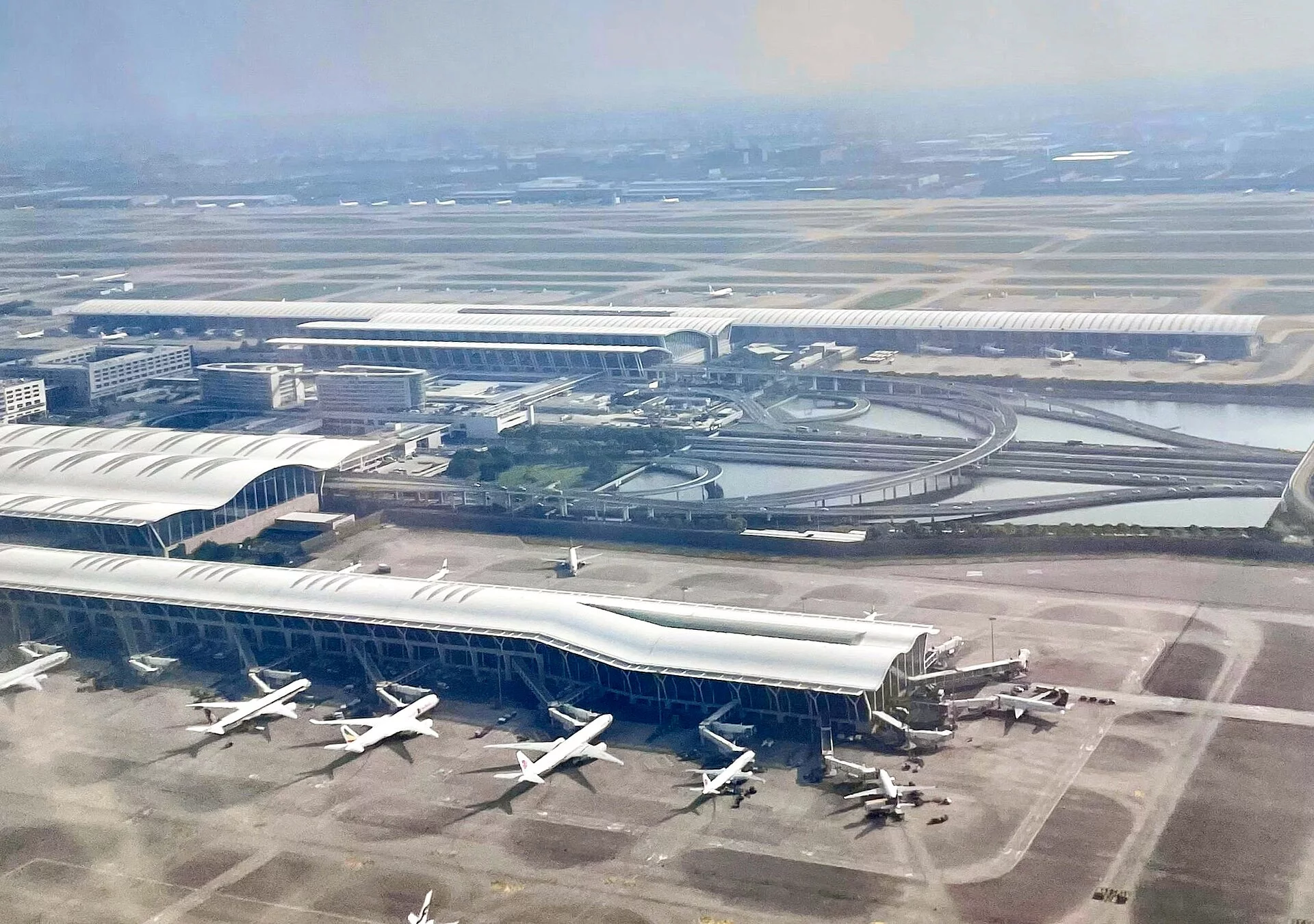 Les 25 plus grands a&eacute;roports du monde en capacit&eacute; et superficie