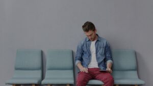 Dans l'attente d'une r&eacute;ponse de votre part
