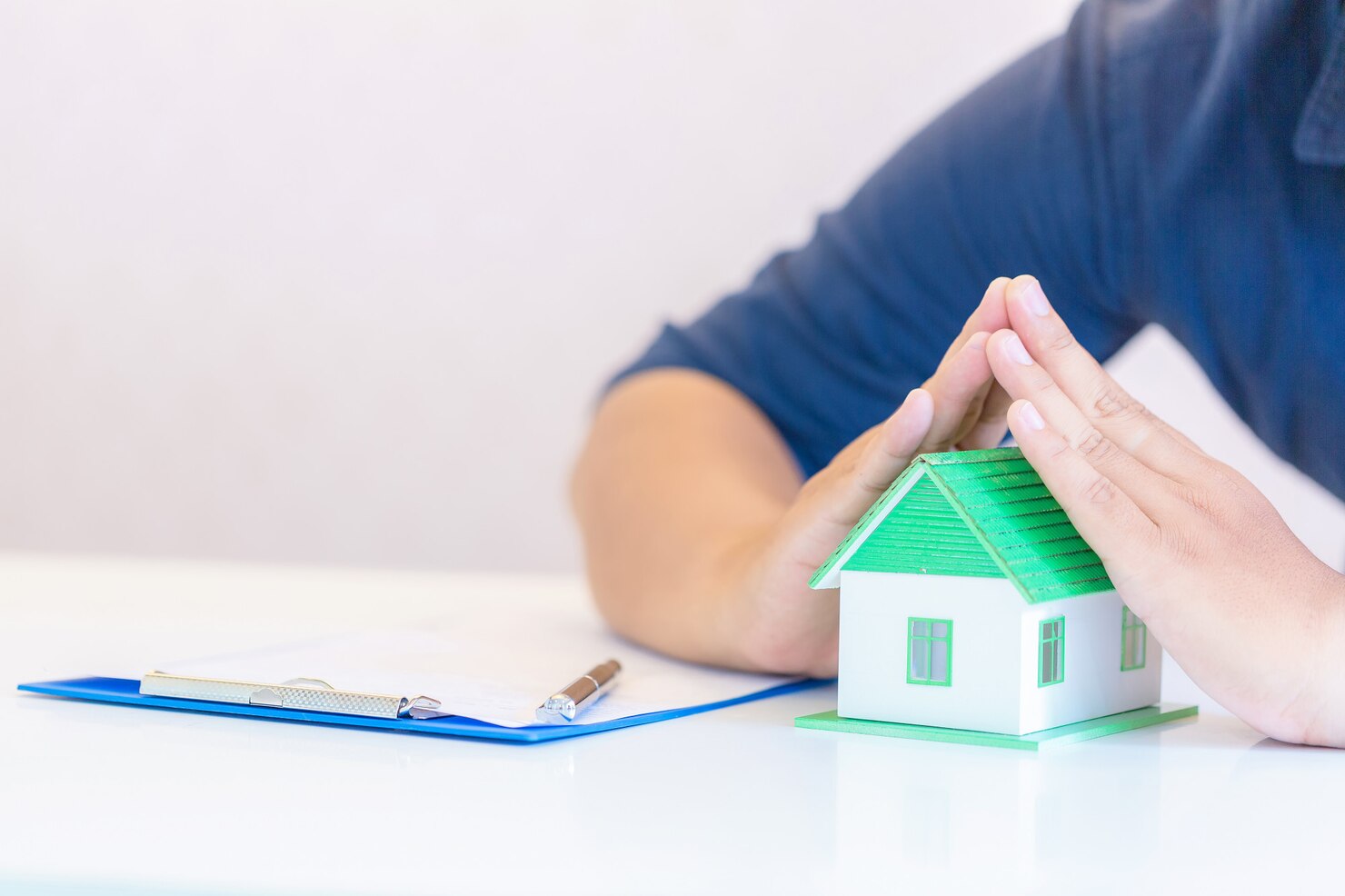 Comprendre l&rsquo;assurance habitation : guide complet sur son fonctionnement et ses garanties