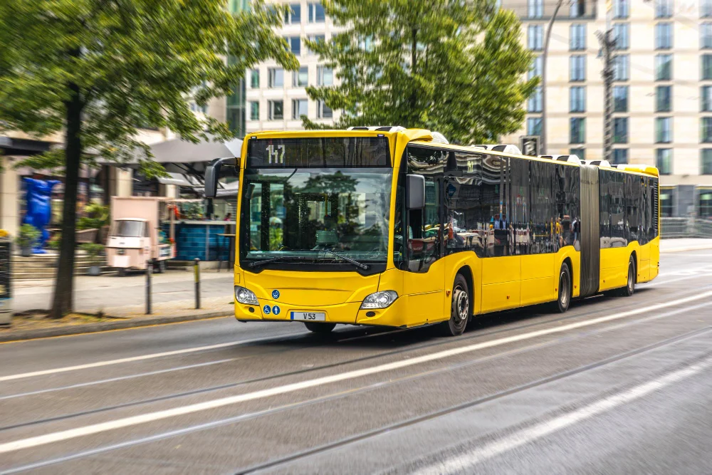 &laquo; En transport en commun &raquo; ou &laquo; transports en commun &raquo; ?
