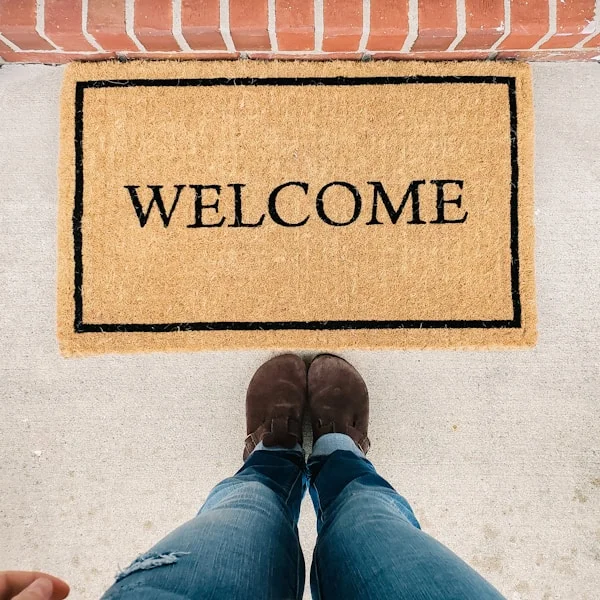 &laquo; Il est le bienvenu &raquo; ou &laquo; bienvenue&raquo; ? Ne faites plus la faute !