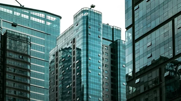 &laquo; En lieu et place &raquo; : d&eacute;finition, origine et bons usages
